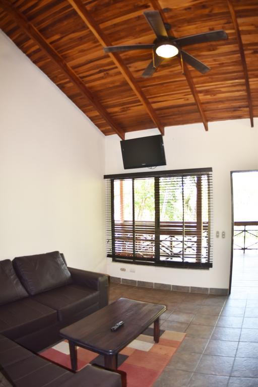 Casa Aura: Beachfront Premium Hostel Tamarindo Habitación foto